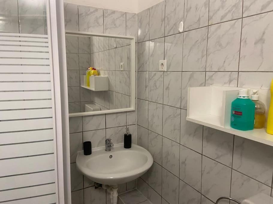 Premium One-bedroom Appartement Cologne